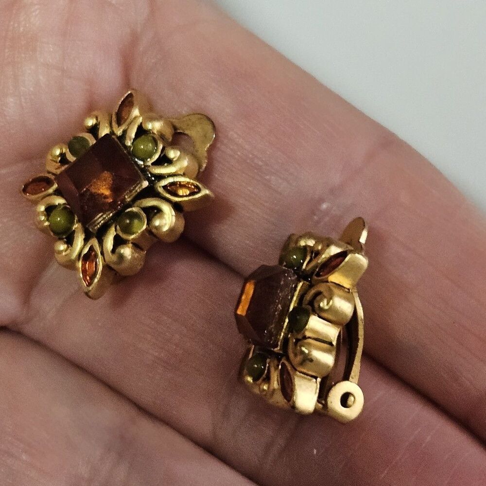 Vintage Gold Tone Orange Rhinestone Green Accent Clip On Earrings - Picture 3 of 8